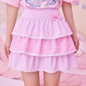 Woman's layered skirt